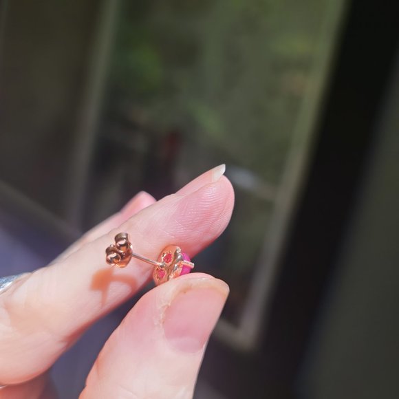 2k Star Ruby Rosegold solitaire studs - Picture 6 of 8